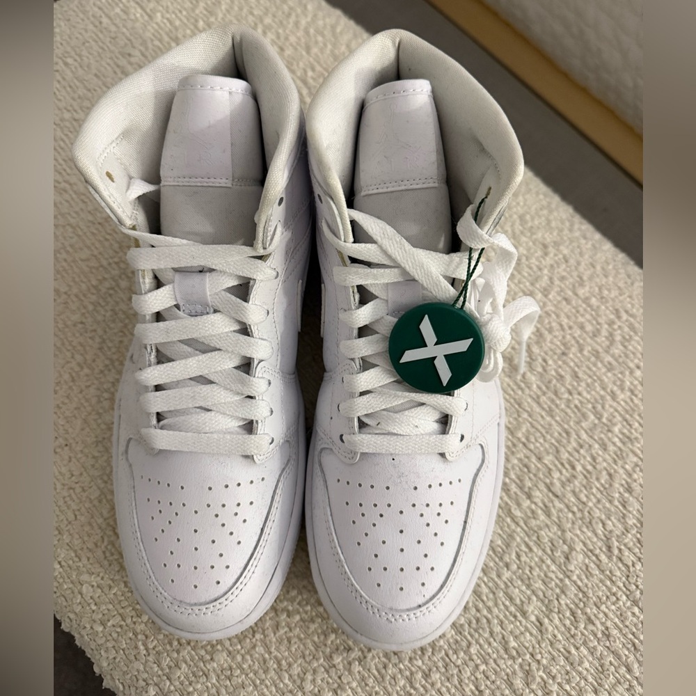 BRAND NEW WITH TAGS! Women's Nike Air Force White High-Top Athletic Shoes